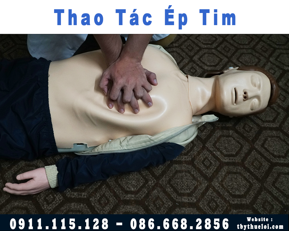 thao tác ép tim